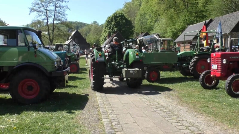 Erlebe über 100 historische Traktoren beim Treckertreffen 2025 im LWL-Freilichtmuseum Hagen! Ein Fest für Landwirte, Technikfans & Familien