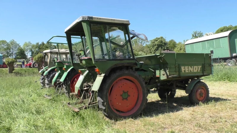 Feldtage rund um das Trecker-Treffen am Traktorenmuseum Westerkappeln lockten bei bestem Frühlingswetter zahlreiche Besucher an.